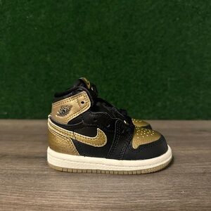 Jordan 1 Retro High ‘Black Metallic Gold’ Size 4C
